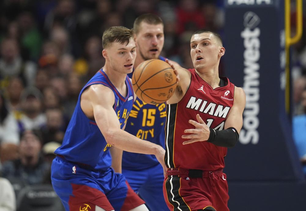 多名球员旅 多名球员旅