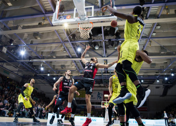 仅凭他们两 仅凭他们两